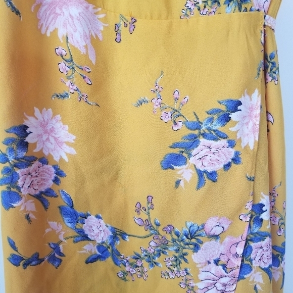 IRIS Yellow Floral Cold Shoulder Hi-Low Wrap Flowy Dress Flutter Sleeves M - Picture 12 of 16